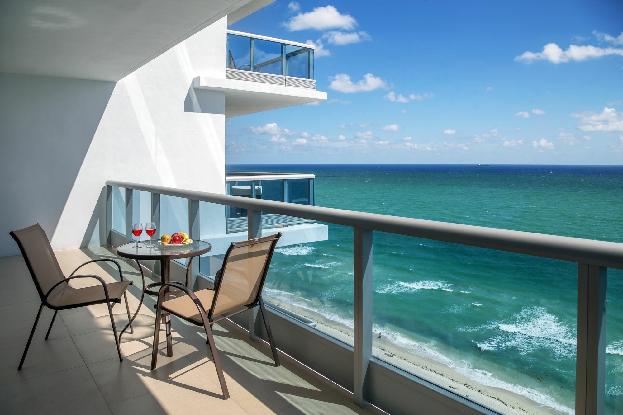 Cote D'Azur Ocean Apartments Майами-Бич Экстерьер фото