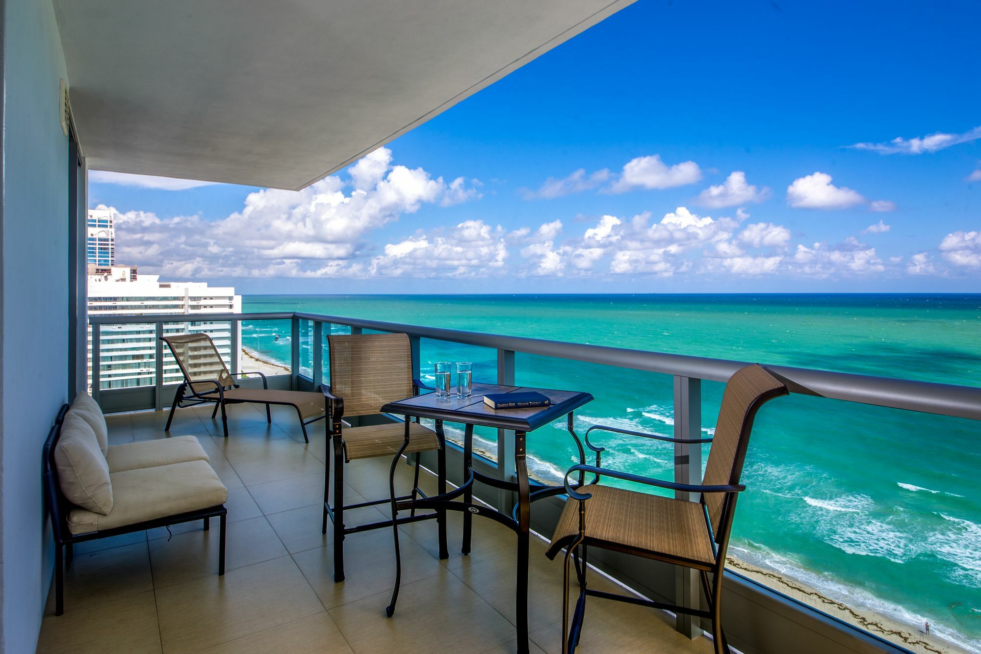 Cote D'Azur Ocean Apartments Майами-Бич Экстерьер фото